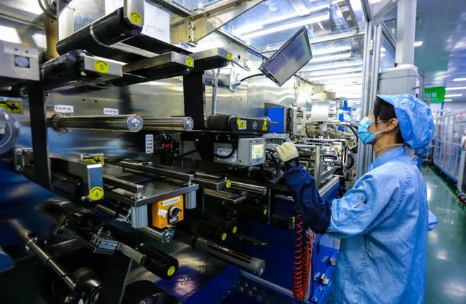 超威集团 二十年磨一剑，以新材料研发引领全球储能新时代