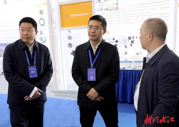 冷水江“智造”闪耀省新材料博览会，组团参展彰显产业新动能